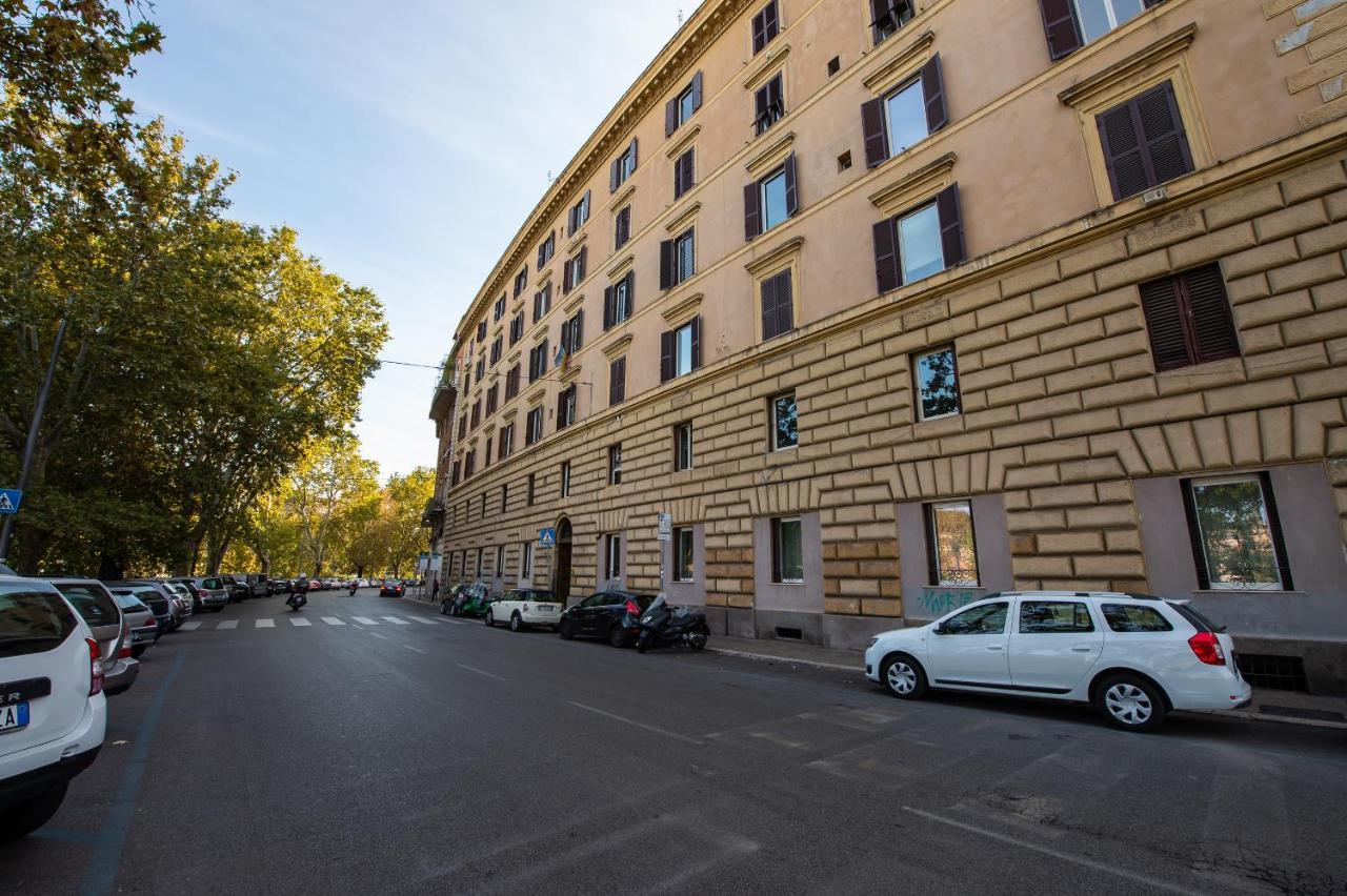 Lungotevere Ripa Rom Exteriör bild